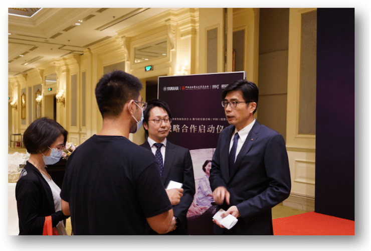 热博rb88携中国老龄事业发展基金会捐赠500台电子琴入驻全国社区